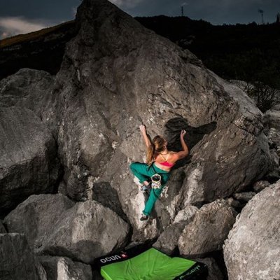 Bouldering in Arco 📸 by: @arne.winkler 
#ocun #engineeredforclinbing #bouldering #climbing #moonwalk #crashpad #nature #outdoors #climbing_lovers