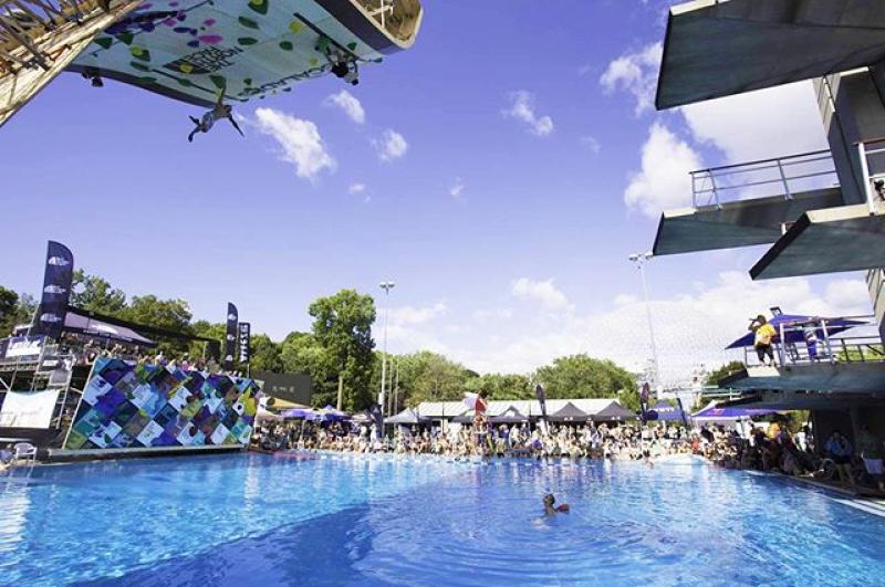 Uncontrolled falls from as high as 16m above water level, bikinis and a great competitive vibe. What is it? Psicobloc Montreal – a competition in solo climbing above water. This year, Ocún was an official partner of the event. Read more about what it was like below.

https://www.ocun.com/news/psicobloc-montreal

#ocun #deepwatersolo #deepwatersoloclimbing #climbing #bouldering #engineeredforclimbing #psicobloc