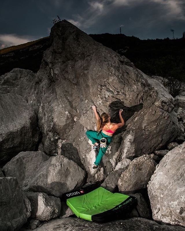 Bouldering in Arco 📸 by: @arne.winkler 
#ocun #engineeredforclinbing #bouldering #climbing #moonwalk #crashpad #nature #outdoors #climbing_lovers