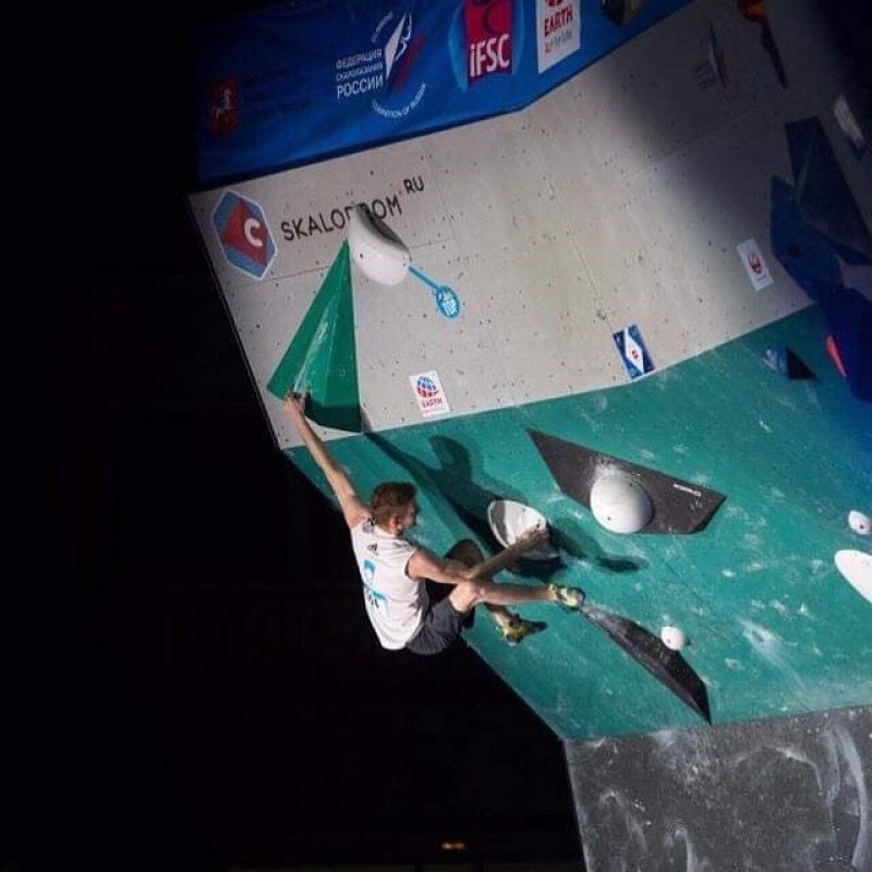 Congrats to @anze.peharc to his 4th place at bouldering World Cup in Moscow! 
What are his impressions? "First thing on my mind when I saw the final boulders: Where are the crimps? So I thought maybe that was the day to train my weaknesses. My favorite boulder was definitelly M3 - it involved coordination which I absolutely enjoy and some precise footwork. The only thing that surprised me was the top jug." 📸Photograhpy by Leo Zhukov

#bouldering #climbing #oxishoes #CATrubber #instaclimb #slovenia #klettern #ocun