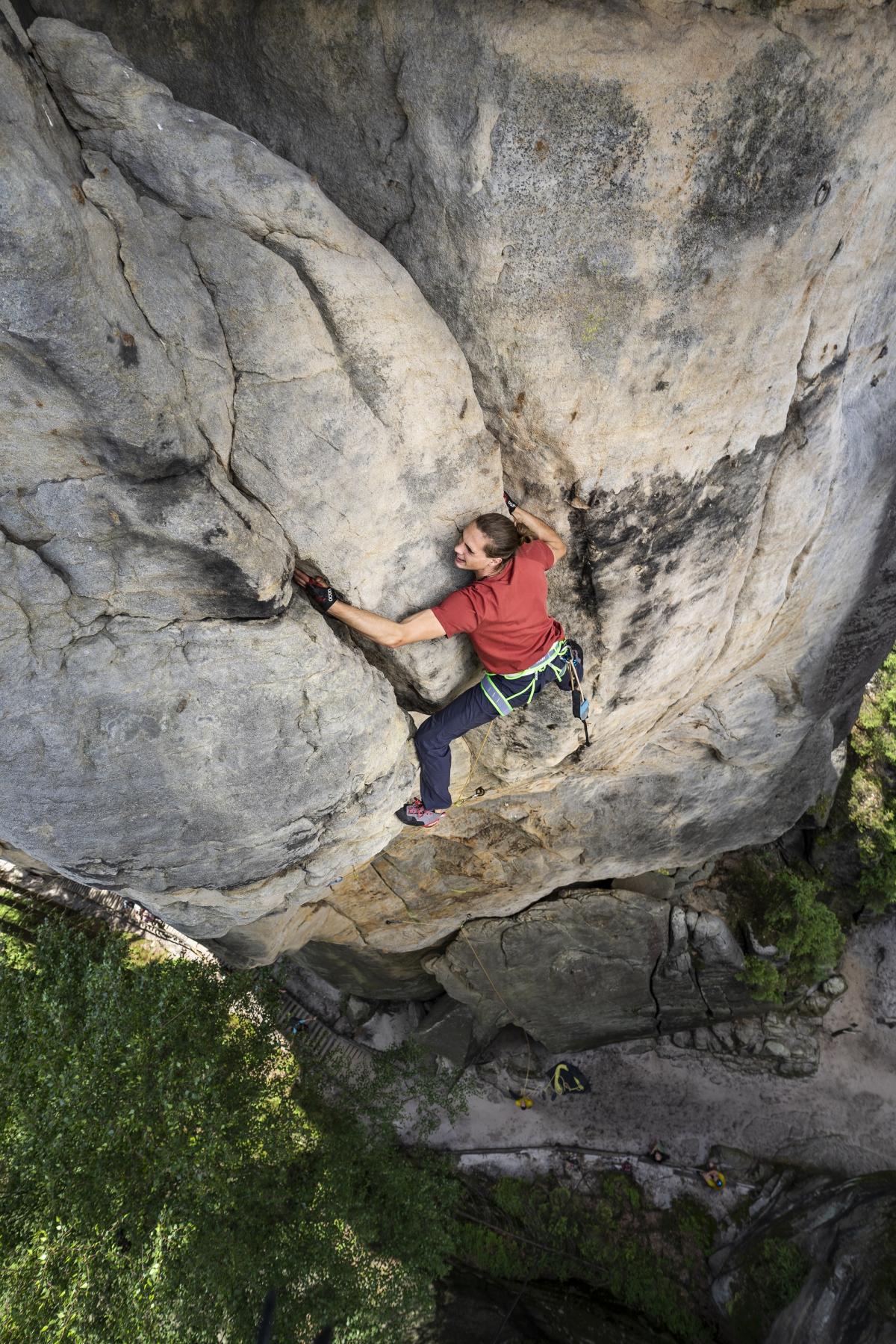 Crack Gloves Lite A good climber can crack climb OCÚN